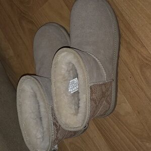 ugg boots size 7